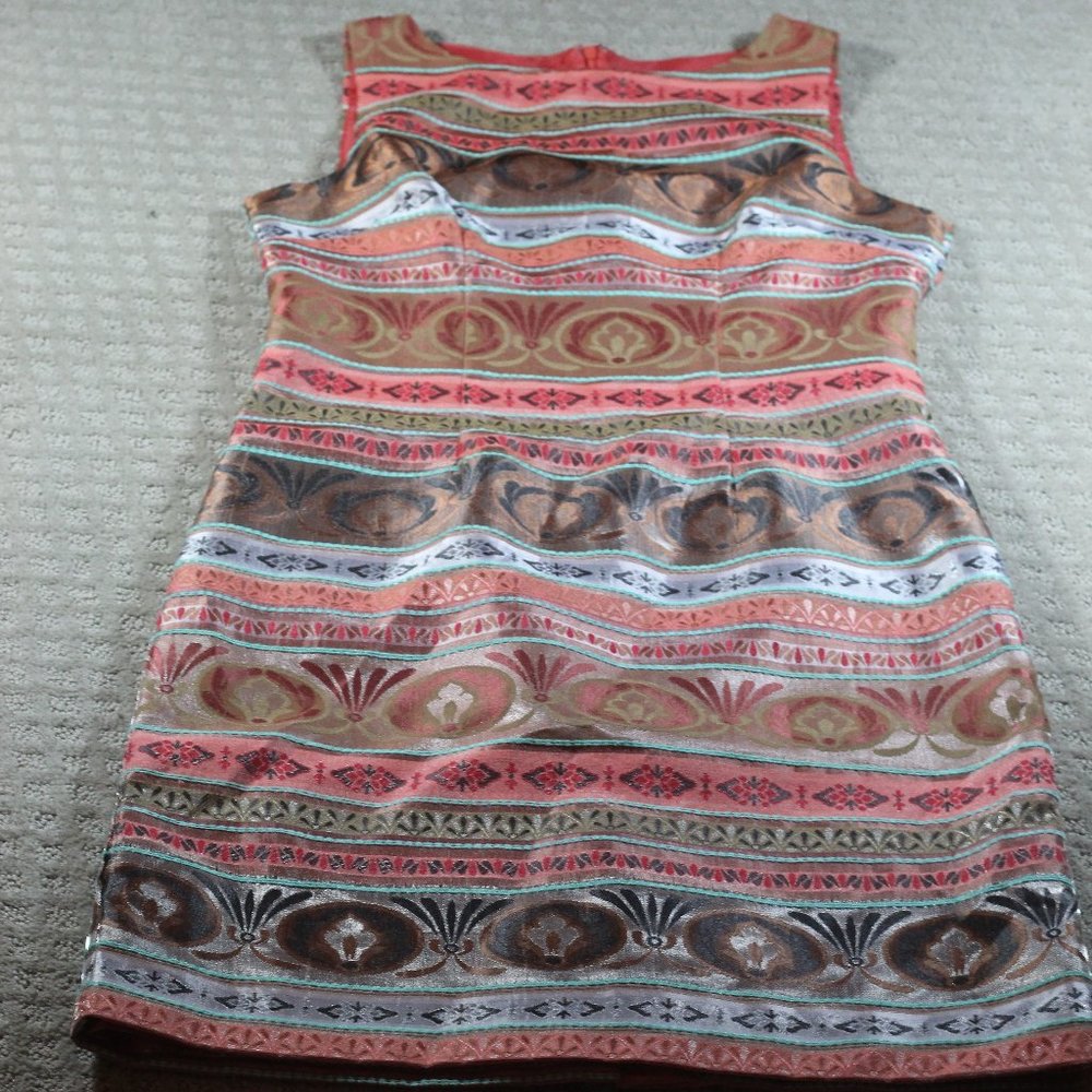 GORGEOUS! Chetta B Size 6 Peach Patterned Shimmery Knee Length Sheath Dress